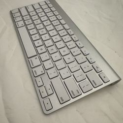 Apple A1314 Silver Wireless Bluetooth Keyboard