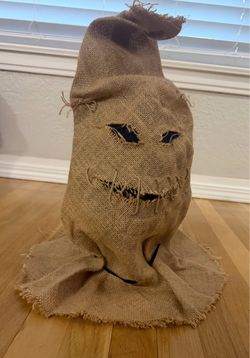 Burlap Scarecrow Halloween Decoration