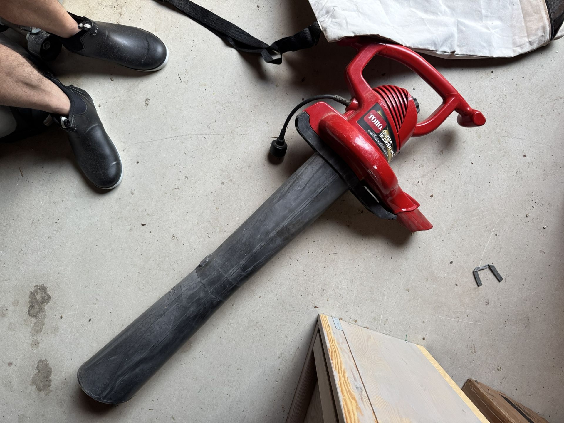 Toro Ultra leaf Vacuum - No Blower Attachment.