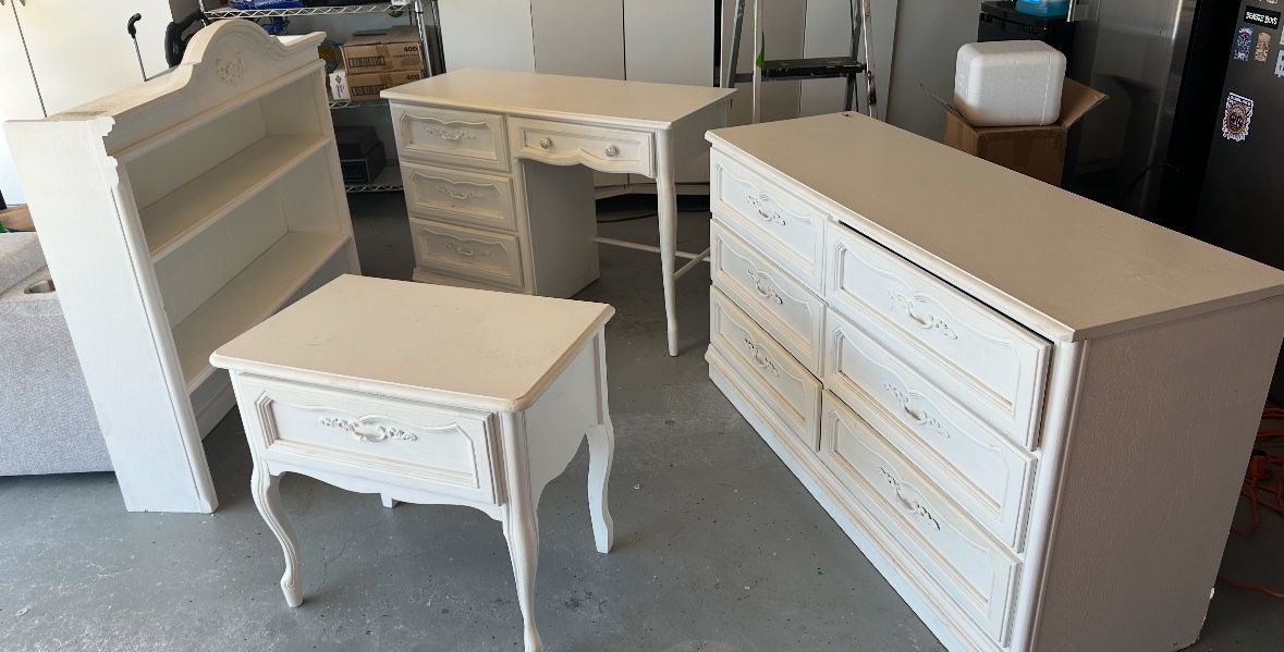 Vintage 1970’s Girl’s Bedroom Set
