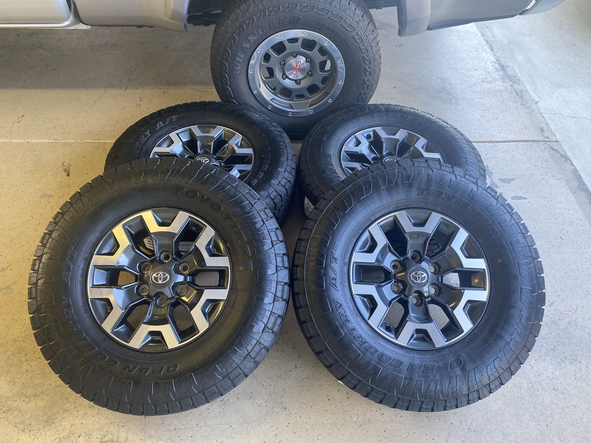 Toyota Tacoma TRD Off Road Wheels & New Toyo Open Country A/T 265/75r16 Tires