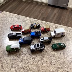 Lot Of 12 1:32 Pullback Cars - Jeep, VW, Bronco, Ram, Porsche, And More