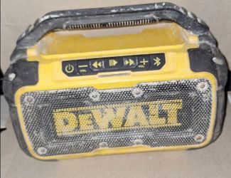 Dewalt 12-VOLT OR 20-VOLT MAX CORDLESS BLUETOOTH JOBSITE BLUETOOTH SPEAKER