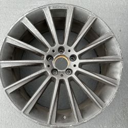Mercedes Benz Rim