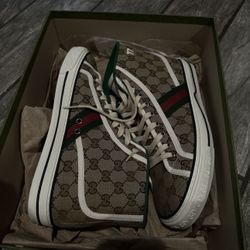 Gucci Shoes 