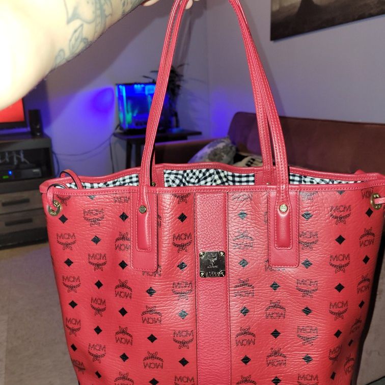 Medium Blush Pink MCM LIZ reversible tote for Sale in New York, NY - OfferUp