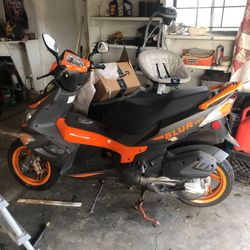 2005 Blur Motorcycle Black And Orange 