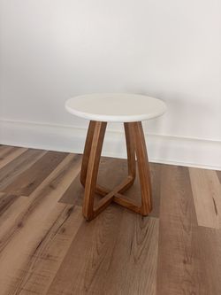 Nestig Criss Cross Side Table