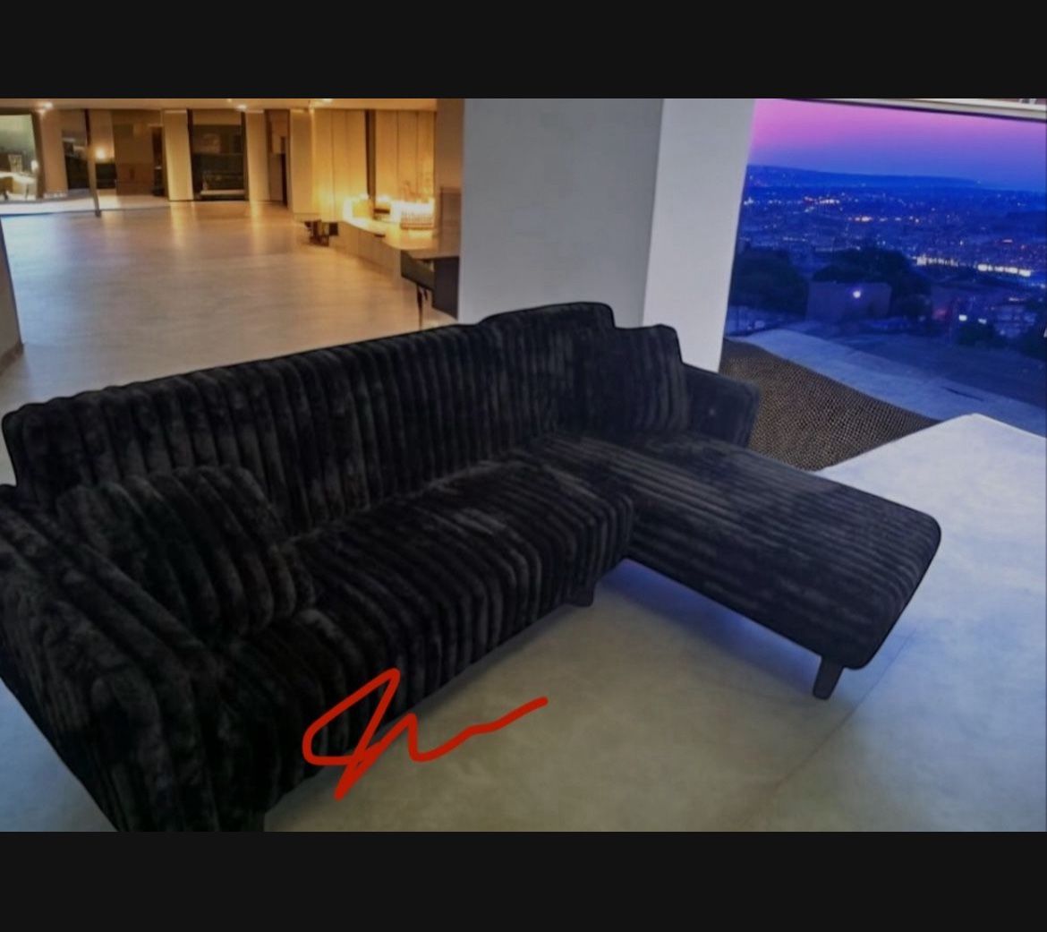New! Super Comfy Soft Touch Sofa QUEEN Sleeper !! 