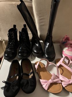 Girls shoes
