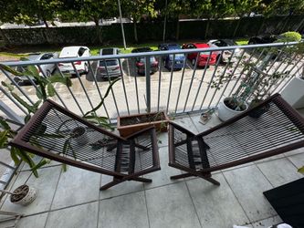 Folding outdoor chairs