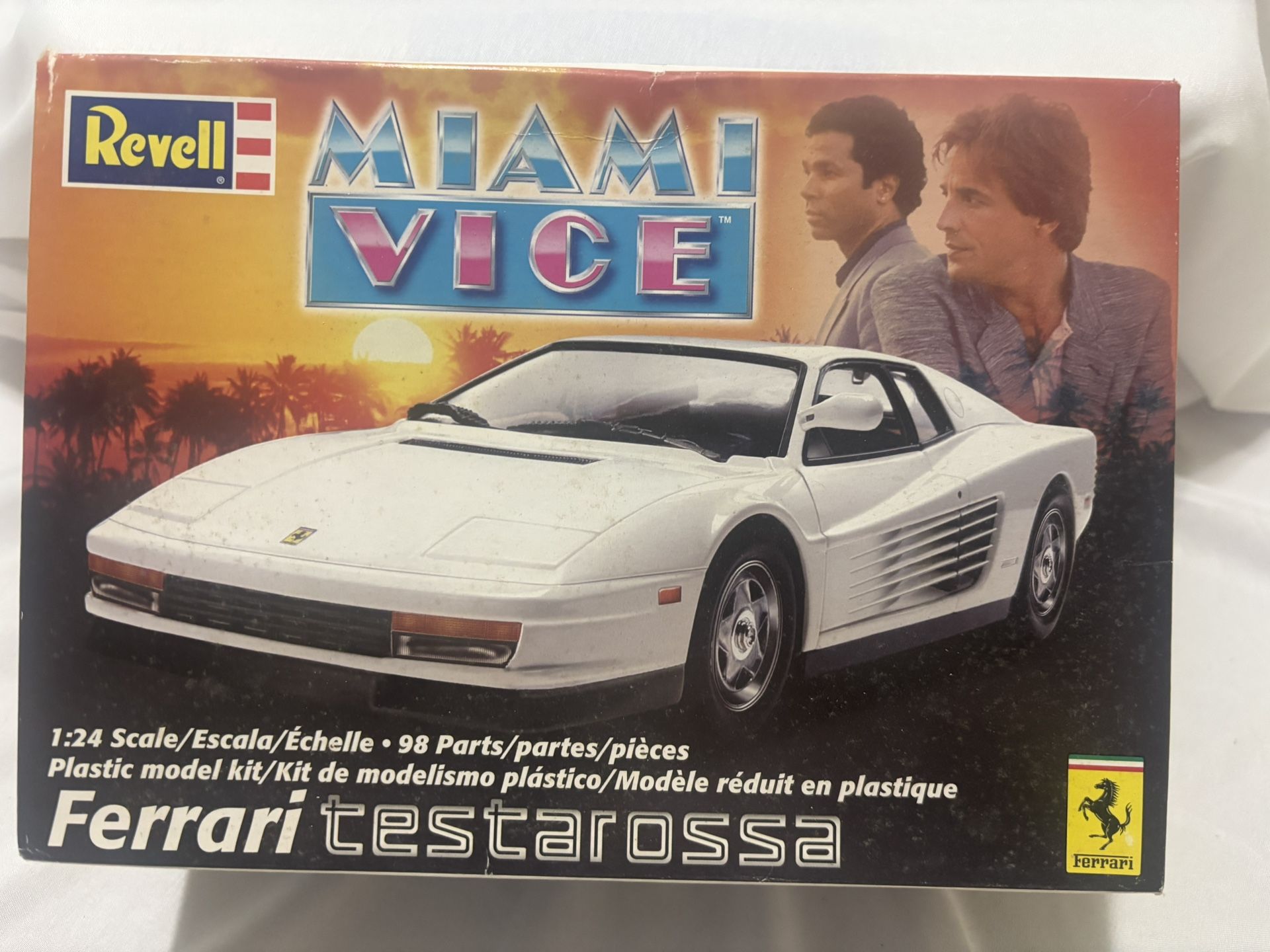 Revell Model Kit - Ferrari Testarossa