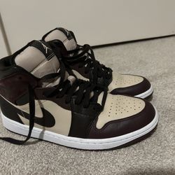 Air Jordan 1 Mid Men’s Size 9 Shoes