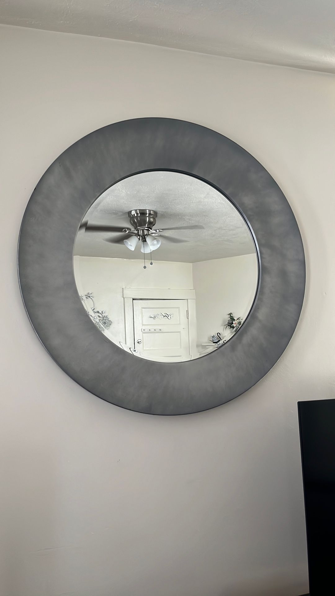 Round Mirror