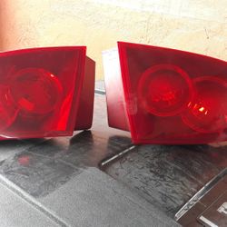 2004- 2009 MAZDA 3 2.0L , 2.3L FOR 4 - TRUNK TRAIL $100.  EXCELLENT  NICE !!!!