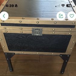 Coffee table and two end tables trunks no scratches, black and gold