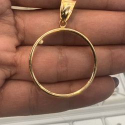 14k Gold 20 Peso Coming Frame Charm 
