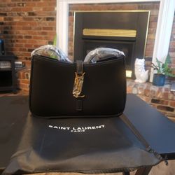 Handbags 
