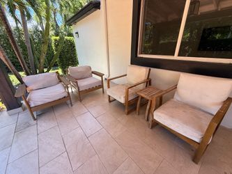 4  chairs !! $80