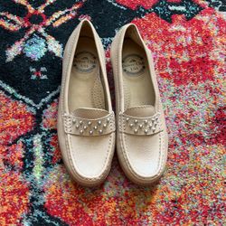 Tan Driver Club loafers. Size: 8.5