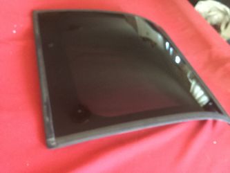 96 to 98 Chevy Camaro. Passenger side tilt top.it will fit to firebird Pontiac too,from year 96to 98.