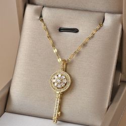 Jewelry Cubic Gold Plated Key Pendant Necklace 