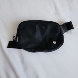 LULULEMON Belt Bag. Black. for Sale in Tucson, AZ - OfferUp