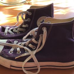 Women’s Tenis $5Each /cada Par