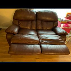 Brown Love Seat And  Couche 