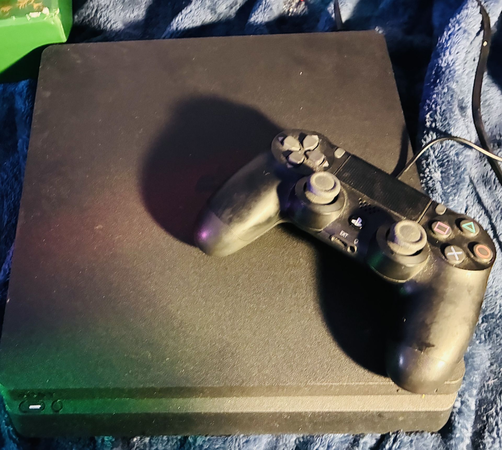 PlayStation 4 Slim With Controller Tested