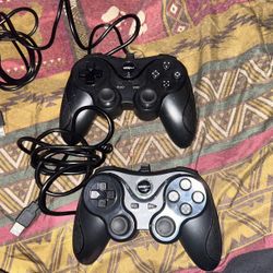 2 ps3 controllers 