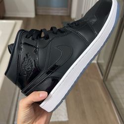 Jordan AJ1 Mid Se Male Size 12