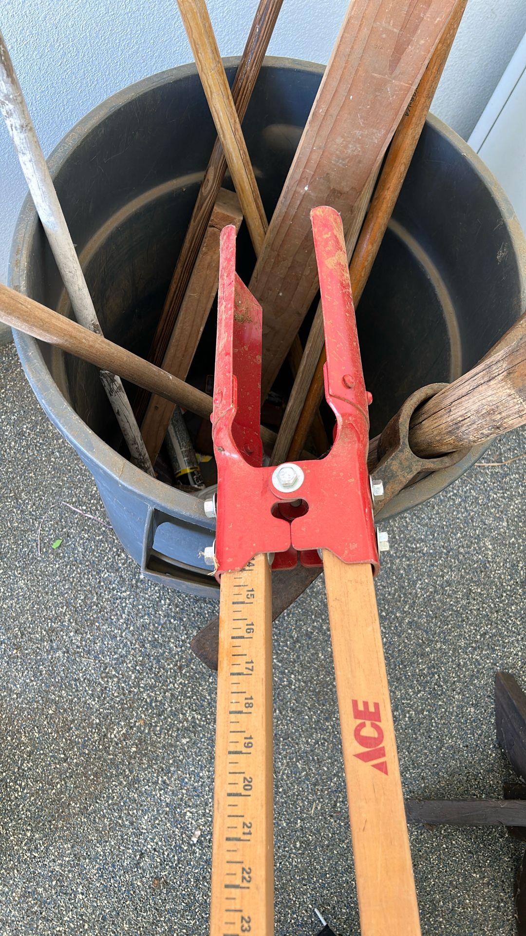 Ace Heavy Duty Post Hole Digger