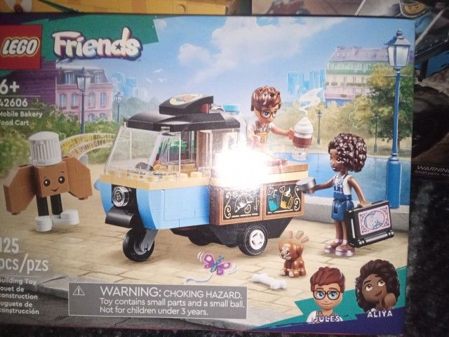 Lego Friends Mobile Bakery/ Food Cart