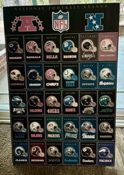 1997 Super Bowl XXXI Helmet Poster Board NFL Official Has Hologram Logo 
