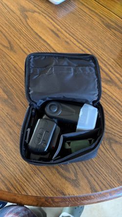 Nikon SB-910 Speedlight TTL - mint Condition and works perfectly.