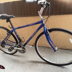 Trek Multitrack 700 Hybrid Bike