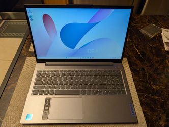 Lenovo IdeaPad Slim 3i 15.6" 1080p Laptop - Intel Core i3-N305 - 8GB RAM