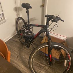 Schwinn Connection Hybrid Bike 700c + Helmet + Head Light