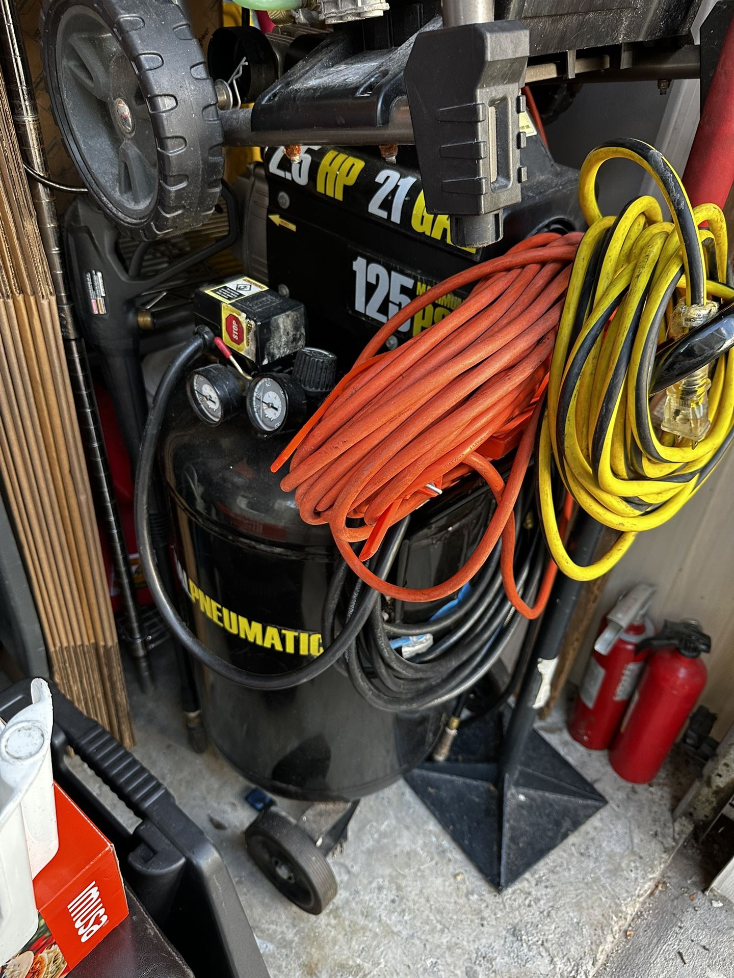 Air Compressor 21 Gallon Central PNeumátic