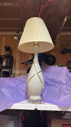 Lamp and lamp shade