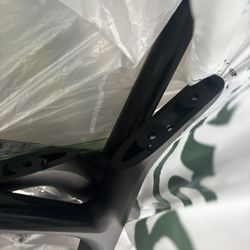 55 Inch Lg Smart Tv Bracket And Tv Legs Available But Missing Screws. 