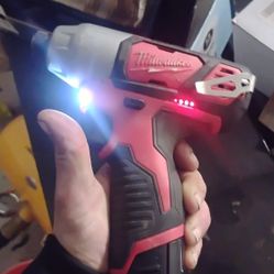 Milwaukee M12 Impact Driver 