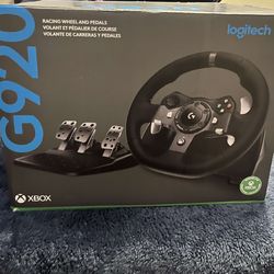 Logitech G920 Racing Wheel w/ pedals