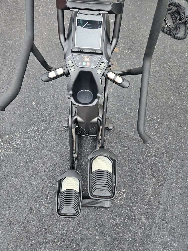 Free Bowflex max Trainer M8