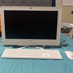 HP Computer With Keyboard And Mouse