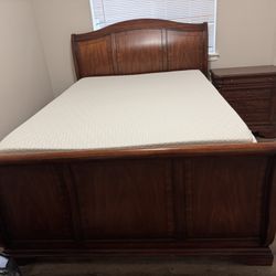 Queen Size Bed Frame (mattress included if wanted)