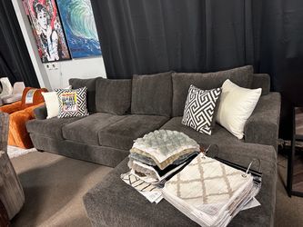 Customizable sectional sofa! 📲🚨 Any fabric & color!