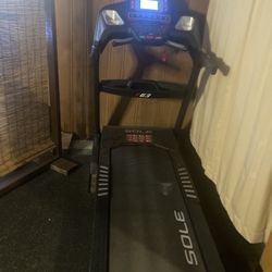 Treadmill, Sole F63