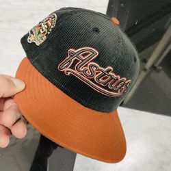 Size 7 Astros Fitted